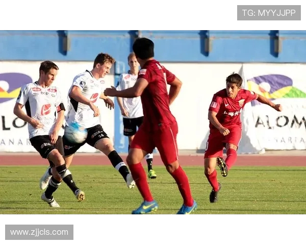 乌甲希尼克体育迎战强敌力争主场胜利展现球队实力与决心 乌甲希尼克体育迎战强敌力争主场胜利展现球队实力与决心