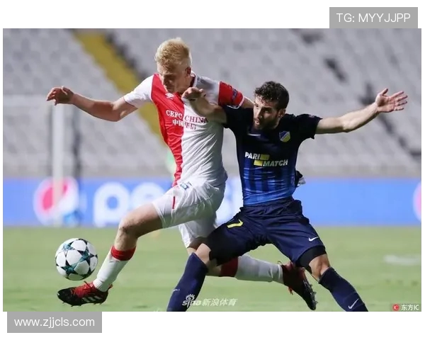 希腊人竞技与塔林的精彩对决揭示足球战术与团队合作的重要性