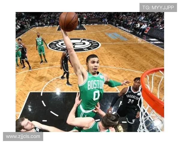 贾雷斯沃克的崛起之路：从篮球新星到未来联盟巨星的蜕变