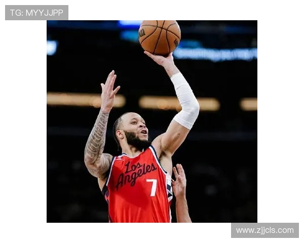 雄鹿与森林狼激战正酣比分悬念迭起引发球迷热议